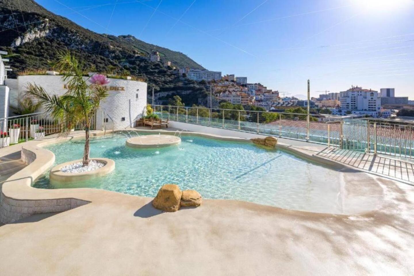 Urban Oasis At Luxurious Ocean Village 直布罗陀 外观 照片